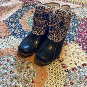 Women’s leopard print lace up/zip up rain/duck boot